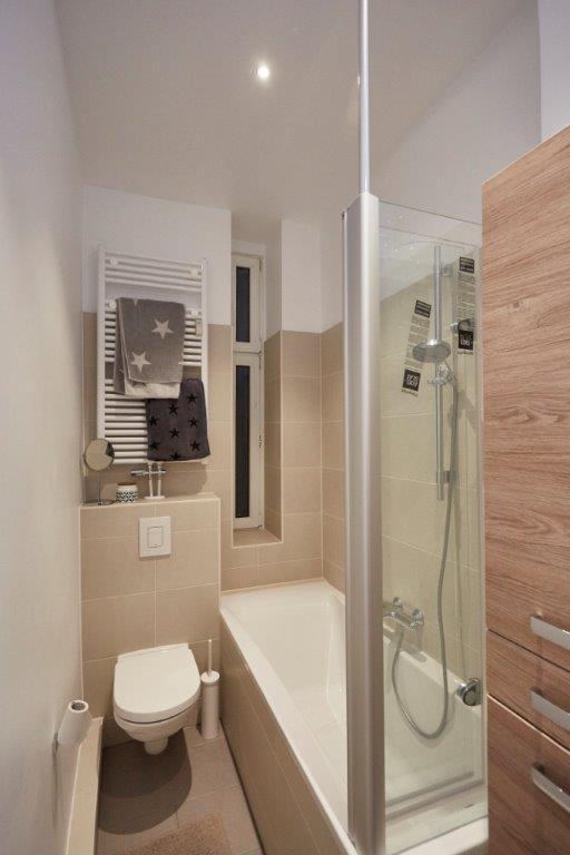 Neues Badinterieur nach erfolgreicher Badrenovierung