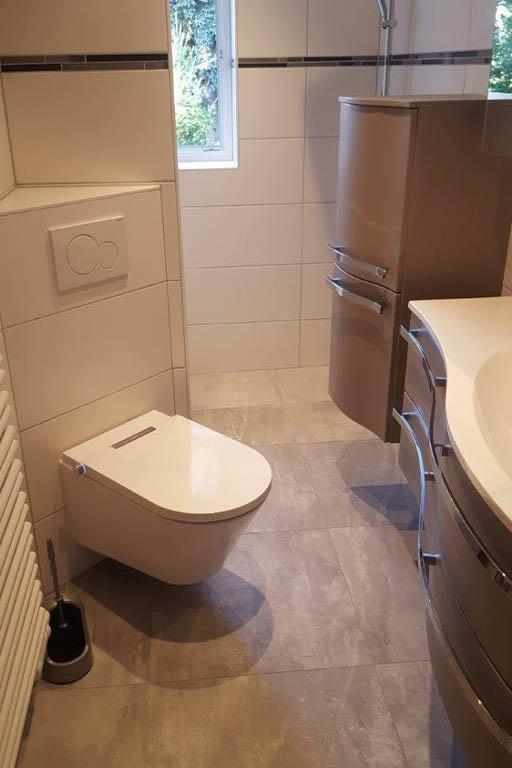 Energieeffiziente Badlösungen Wassersparende Duschlösung mit Glaswand